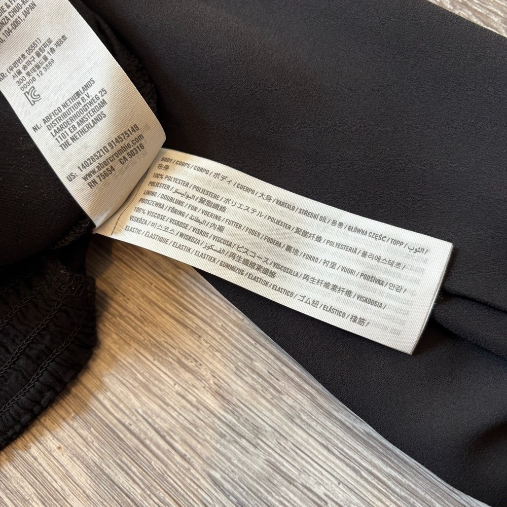 Abercrombie & Fitch Black Button-Up Blouse - Picture 4 of 6